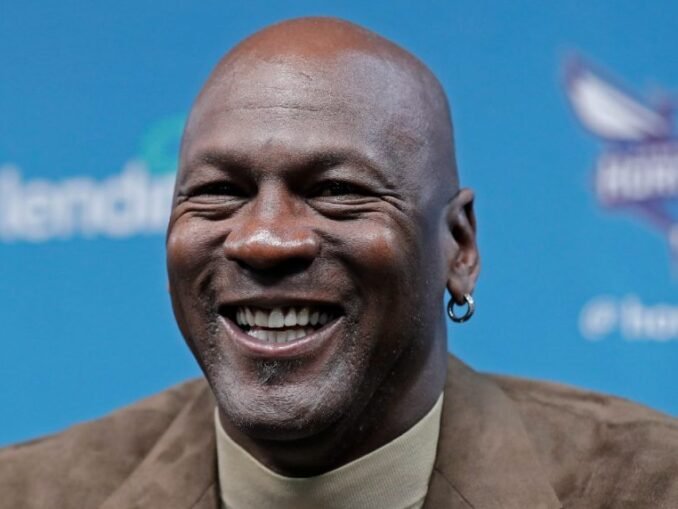 FINALLY!!!! Michael Jordan Responded To The 'LAKERS COACHING JOB OFFER ...